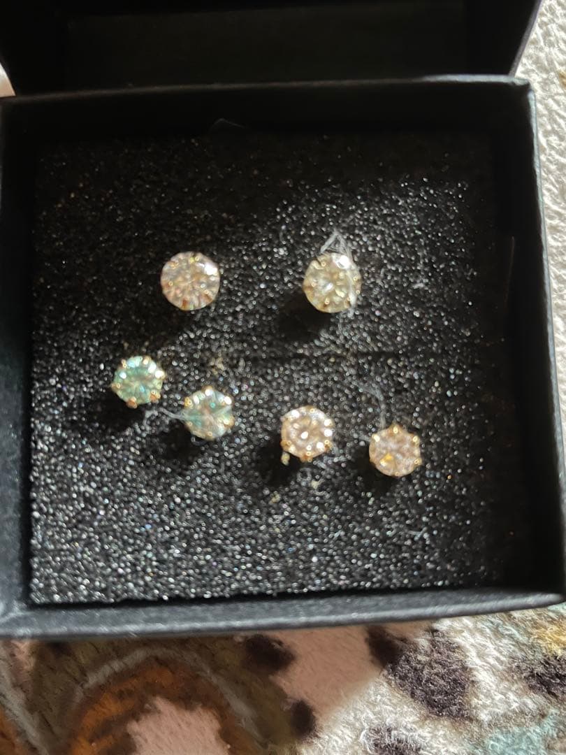 モアッサナイトダイヤピアス計1.4