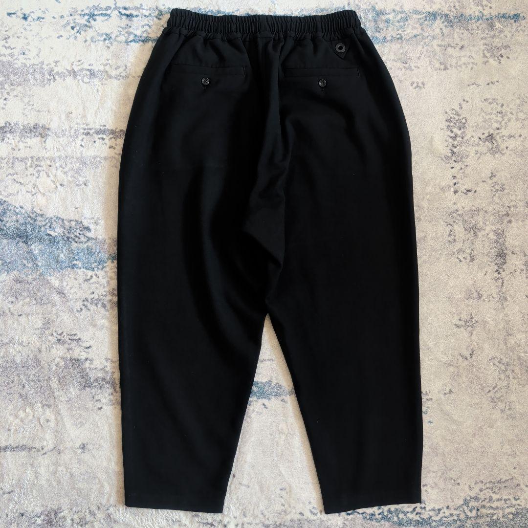 ホワイトマウンテニアリング ストレッチド テーパード サルエルパンツ