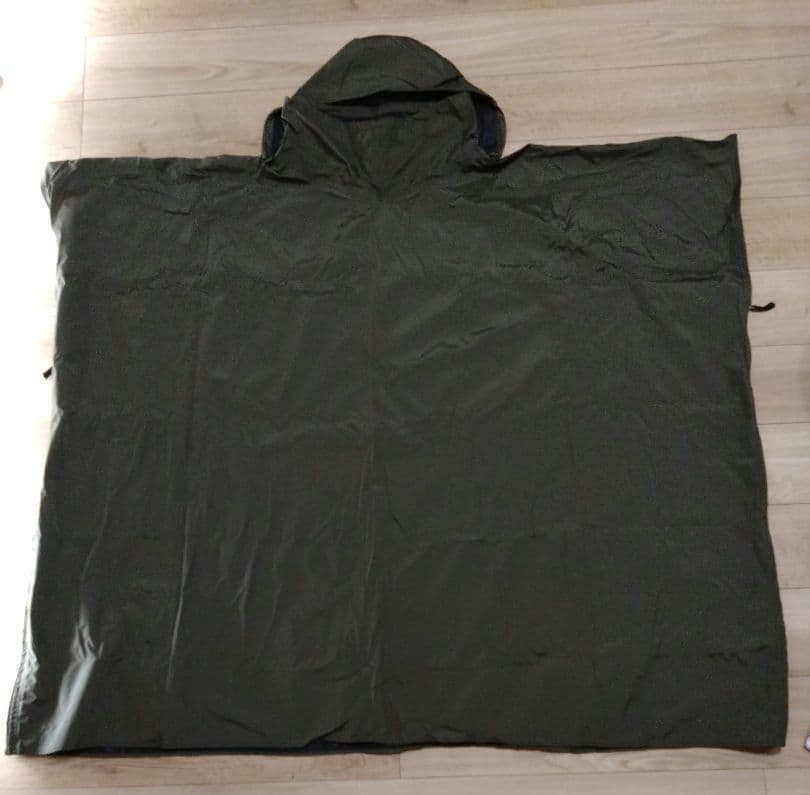 遮光ポンチョ　空挺ポンチョプロモンテ PUROMONTE アンアクター