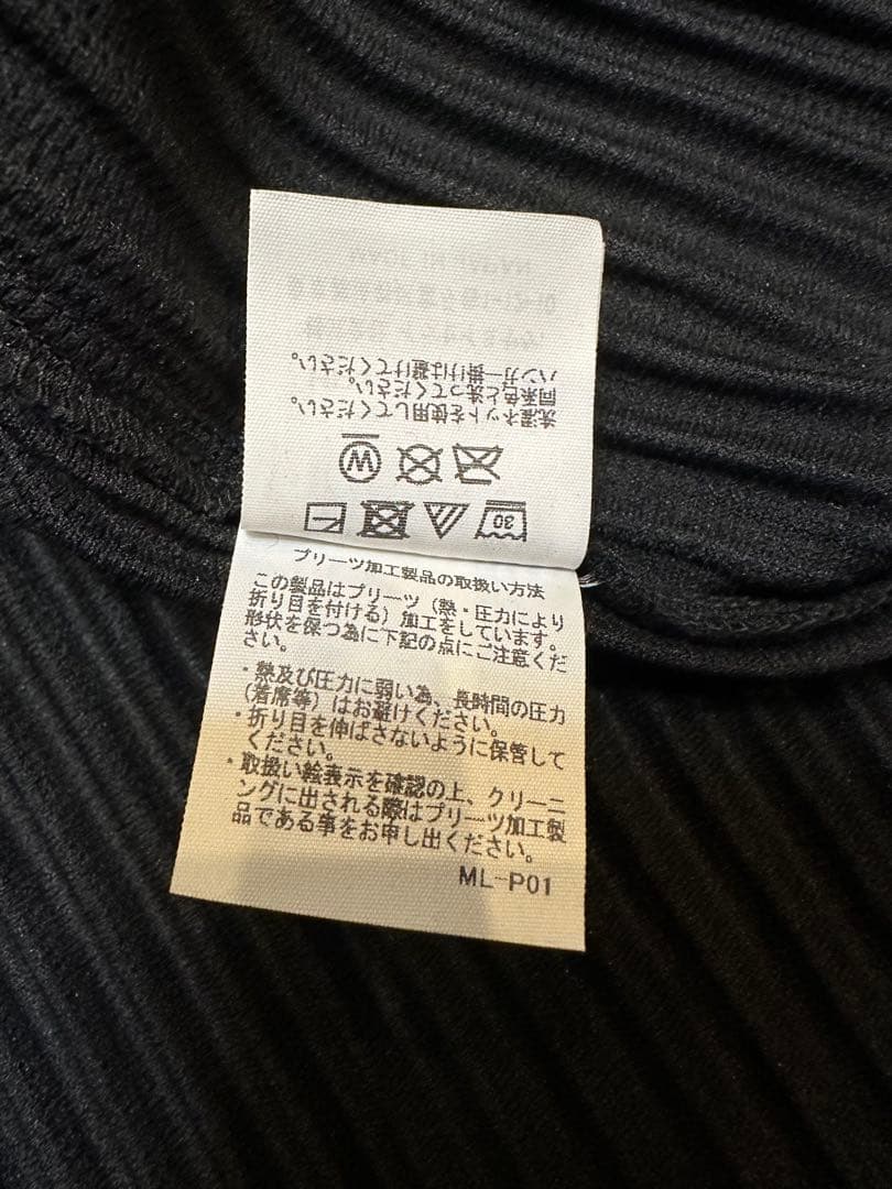 プリーツ半袖シャツ　ボタン　サイズ2 黒 オムプリッセイッセイミヤケ