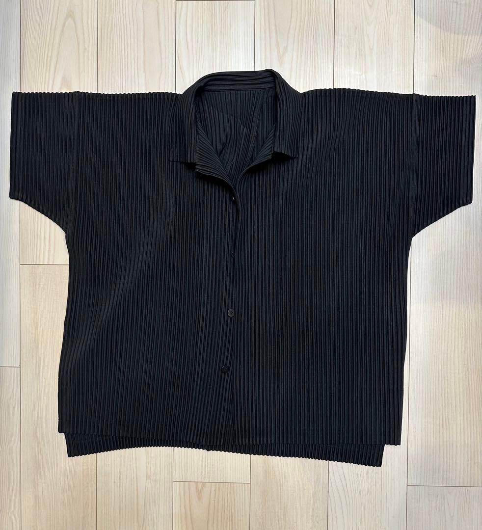 プリーツ半袖シャツ　ボタン　サイズ2 黒 オムプリッセイッセイミヤケ
