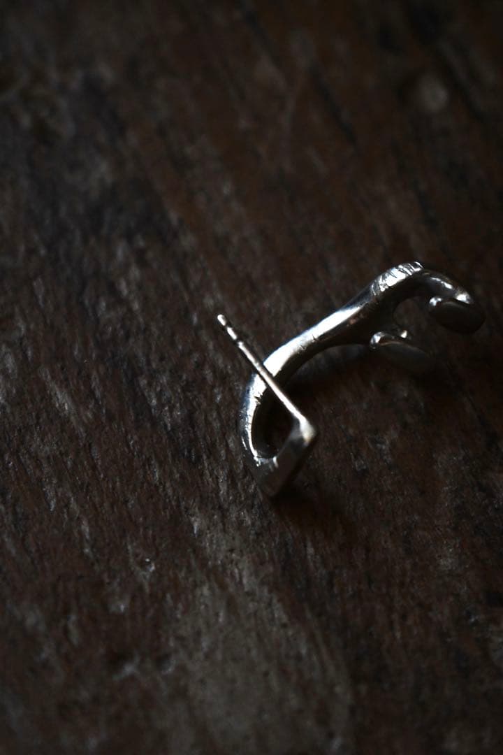 Node by Kudo Shuji ピアス　Iolom detaj ユリウス