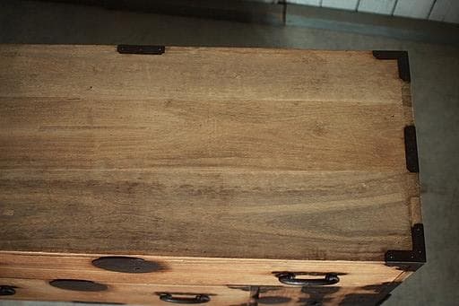 味のある丸金具時代箪笥　扉付き　刀箪笥　タンス　収納　古家具　古民家　時代家具