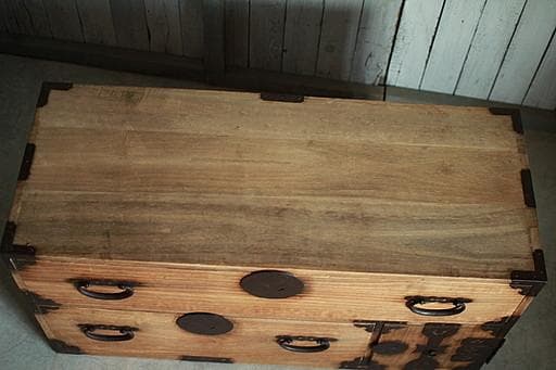 味のある丸金具時代箪笥　扉付き　刀箪笥　タンス　収納　古家具　古民家　時代家具