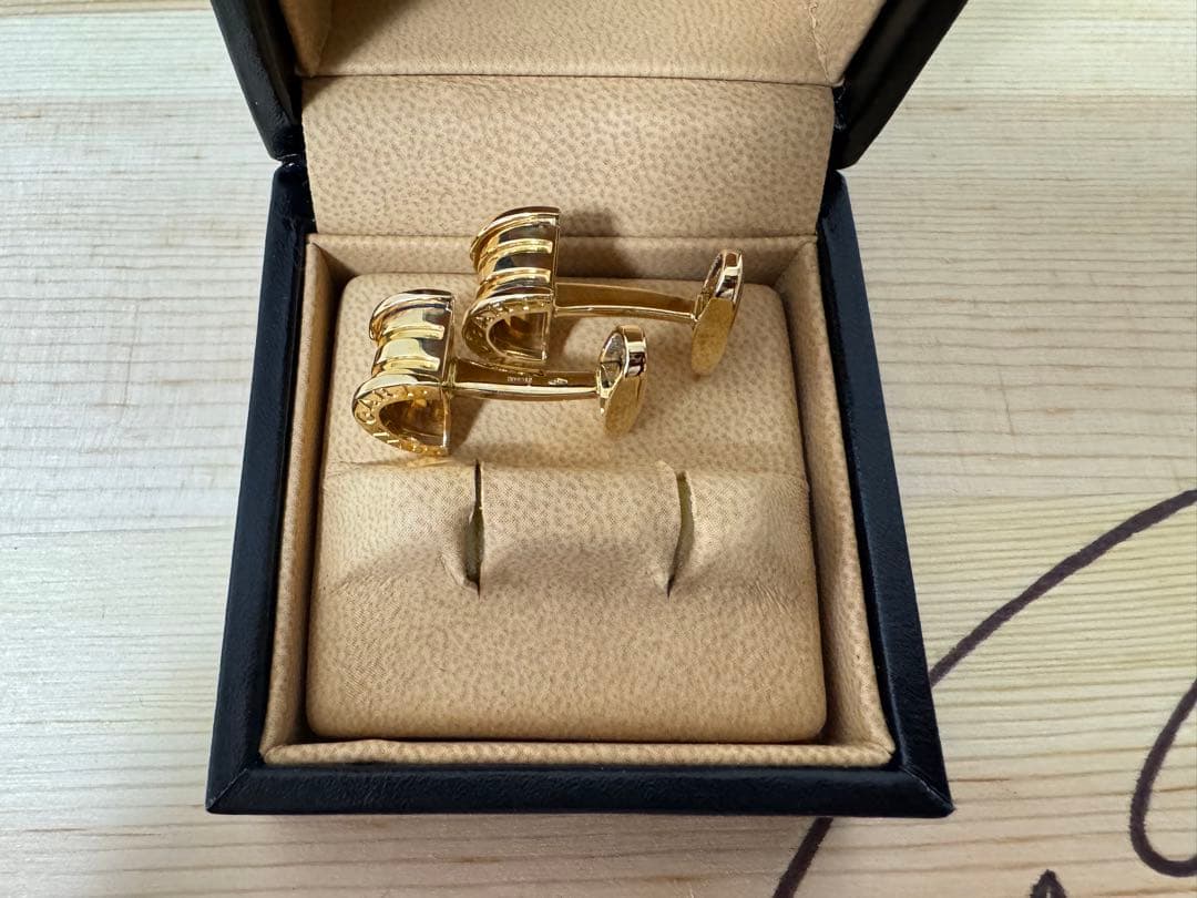 [美品]ブルガリカ・フスボタン