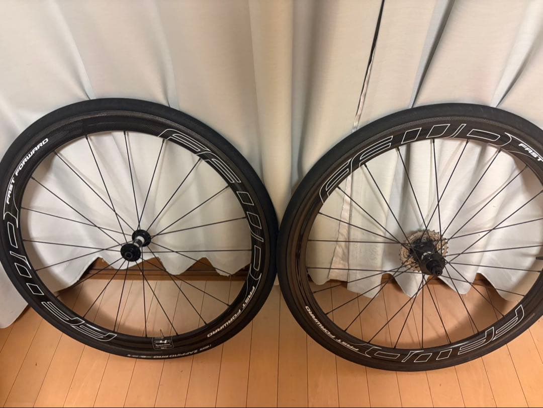 FFWD F4R カーボンホイール 700C