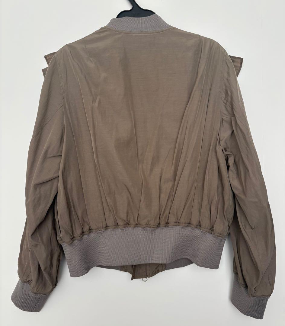 本日終了 ジェーンマープルドンルサロン フリルジップアップブルゾン Jane