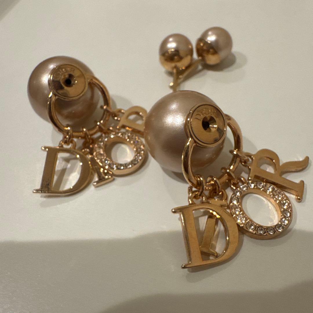 Dior パールロゴピアス　ピンクゴールド