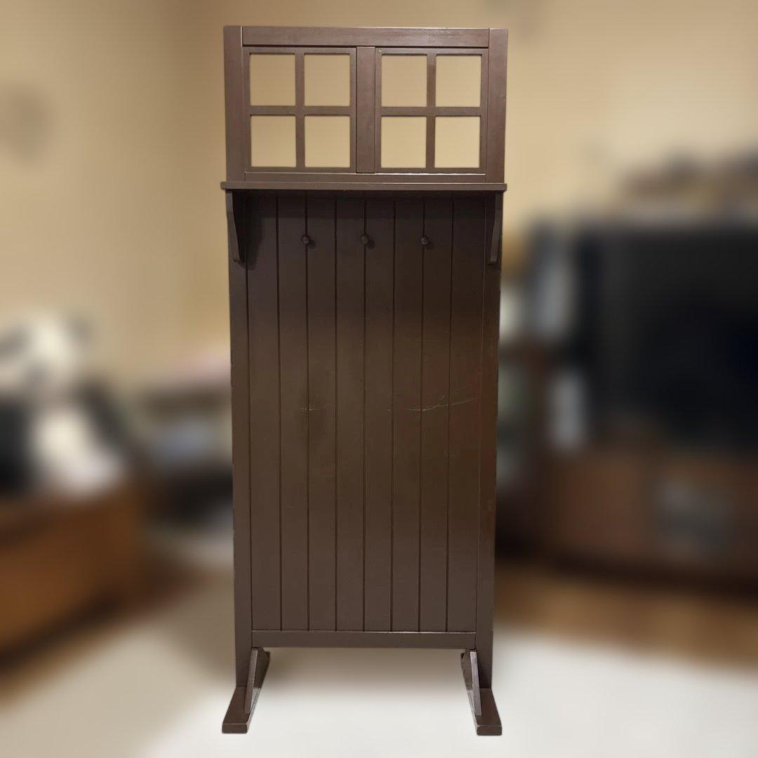 アンティーク調　窓枠デザイン木製パーテーション