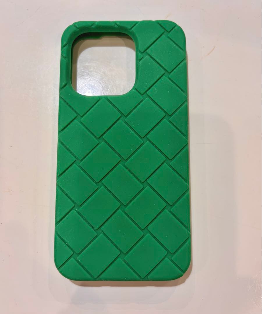 Bottega Veneta iPhone 15 Pro ケース