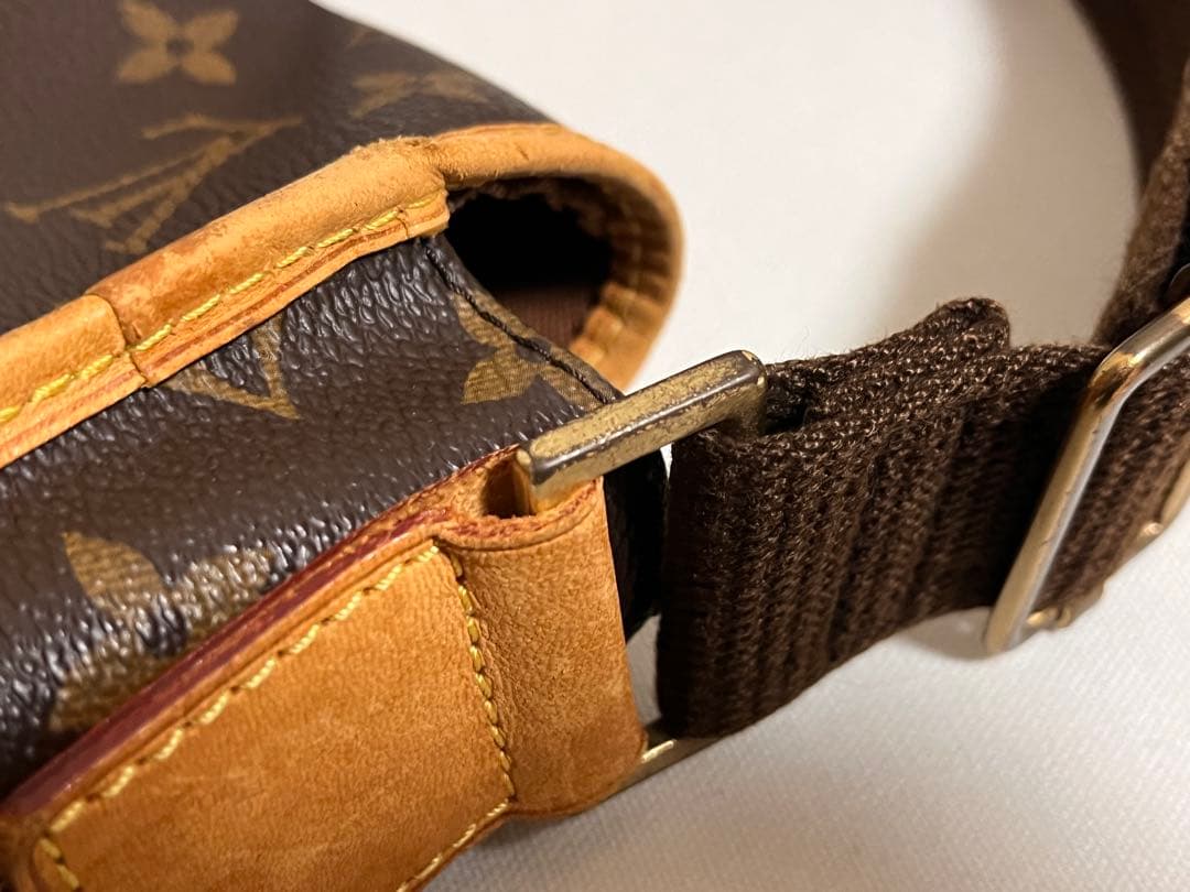 ルイヴィトン　モノグラム メッセンジャーPM ボスフォール　MI0037