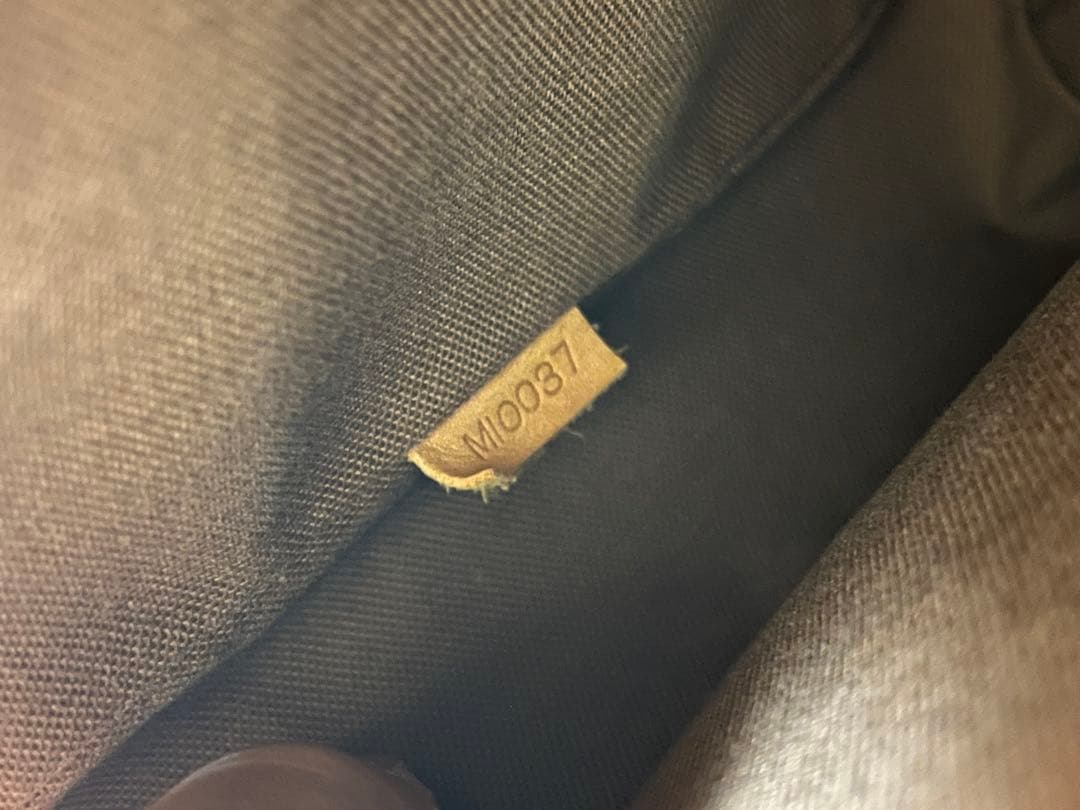 ルイヴィトン　モノグラム メッセンジャーPM ボスフォール　MI0037