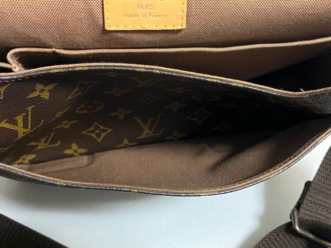 ルイヴィトン　モノグラム メッセンジャーPM ボスフォール　MI0037