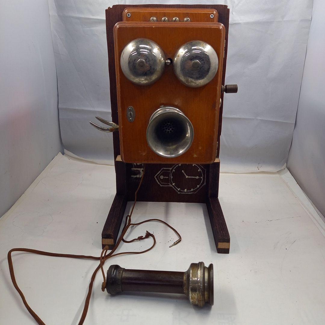 ビンテージ手回し式電話機