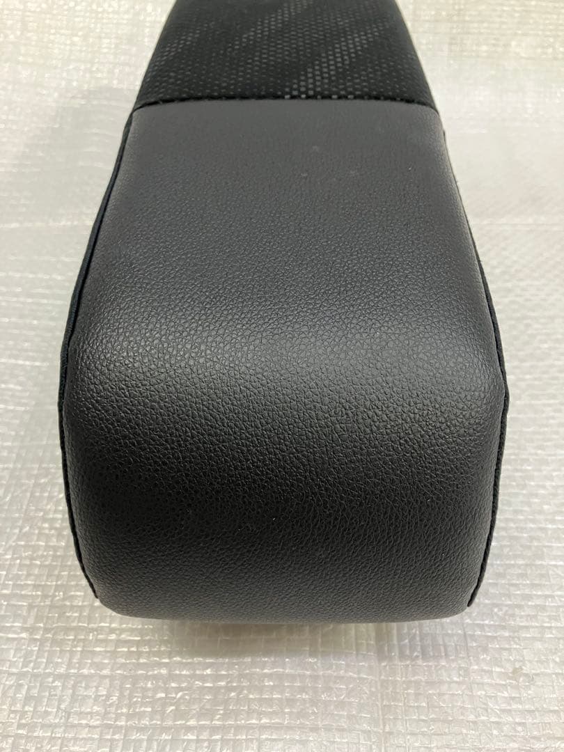 ♦︎ダイハツ★タントカスタムLA600S★純正アームレスト★レザー★