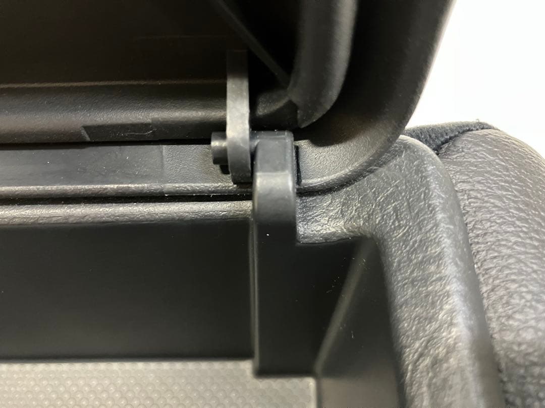 ♦︎ダイハツ★タントカスタムLA600S★純正アームレスト★レザー★