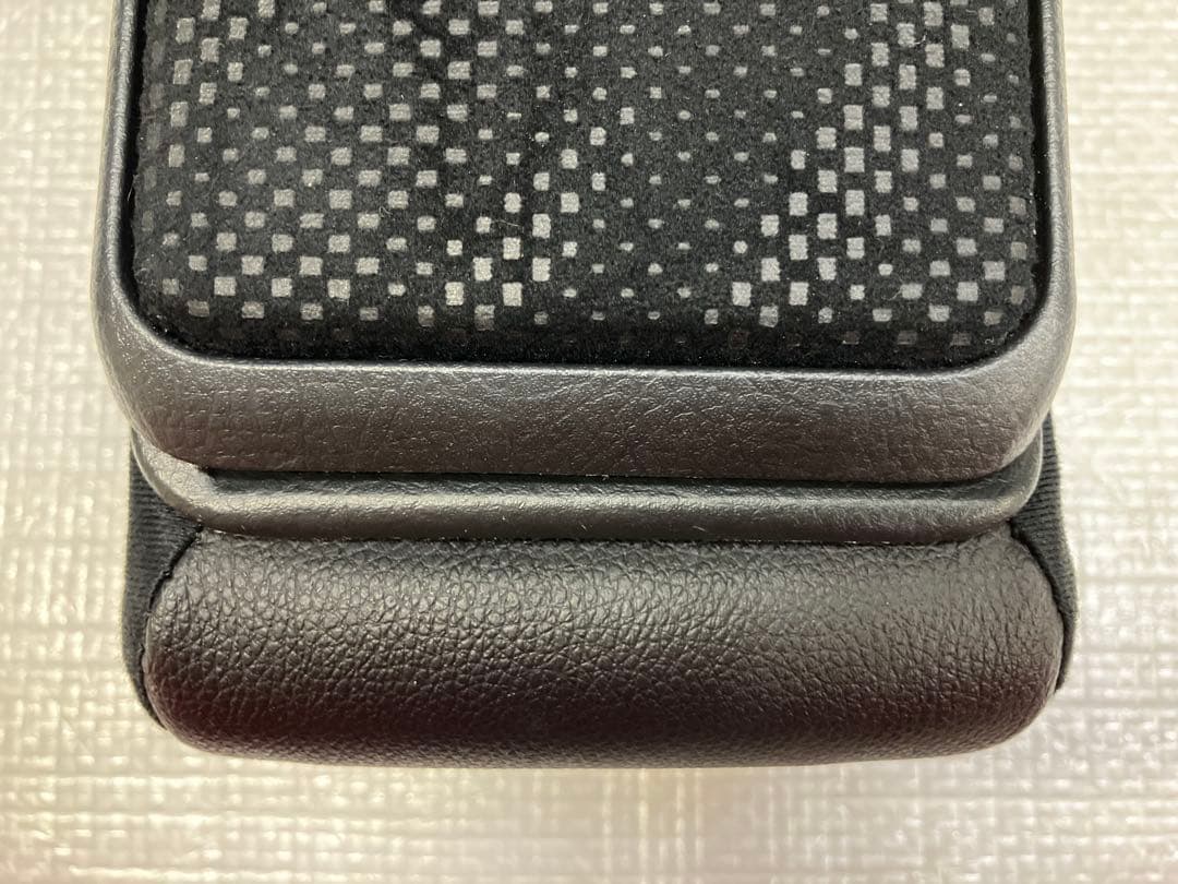 ♦︎ダイハツ★タントカスタムLA600S★純正アームレスト★レザー★