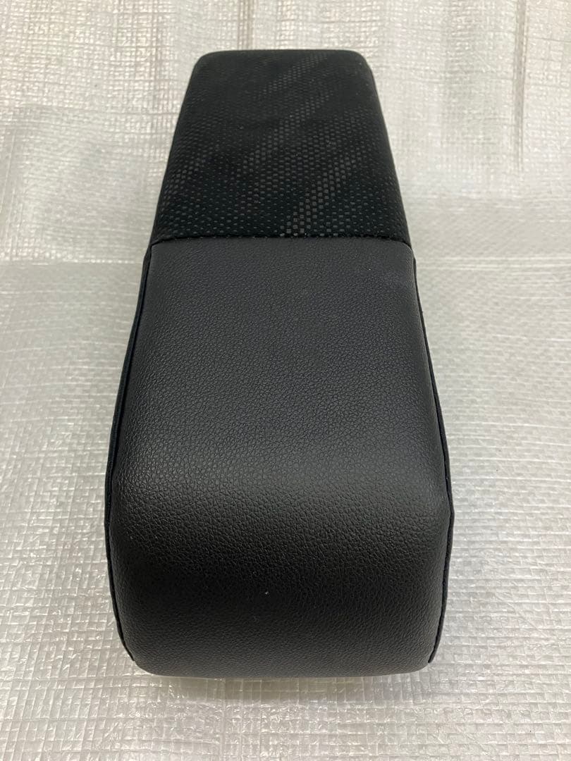 ♦︎ダイハツ★タントカスタムLA600S★純正アームレスト★レザー★