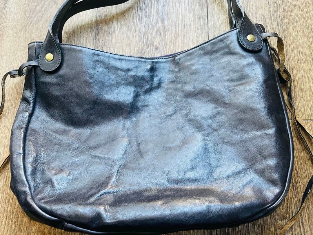 IL BISONTE　イル ビゾンテ　ショルダーバッグ