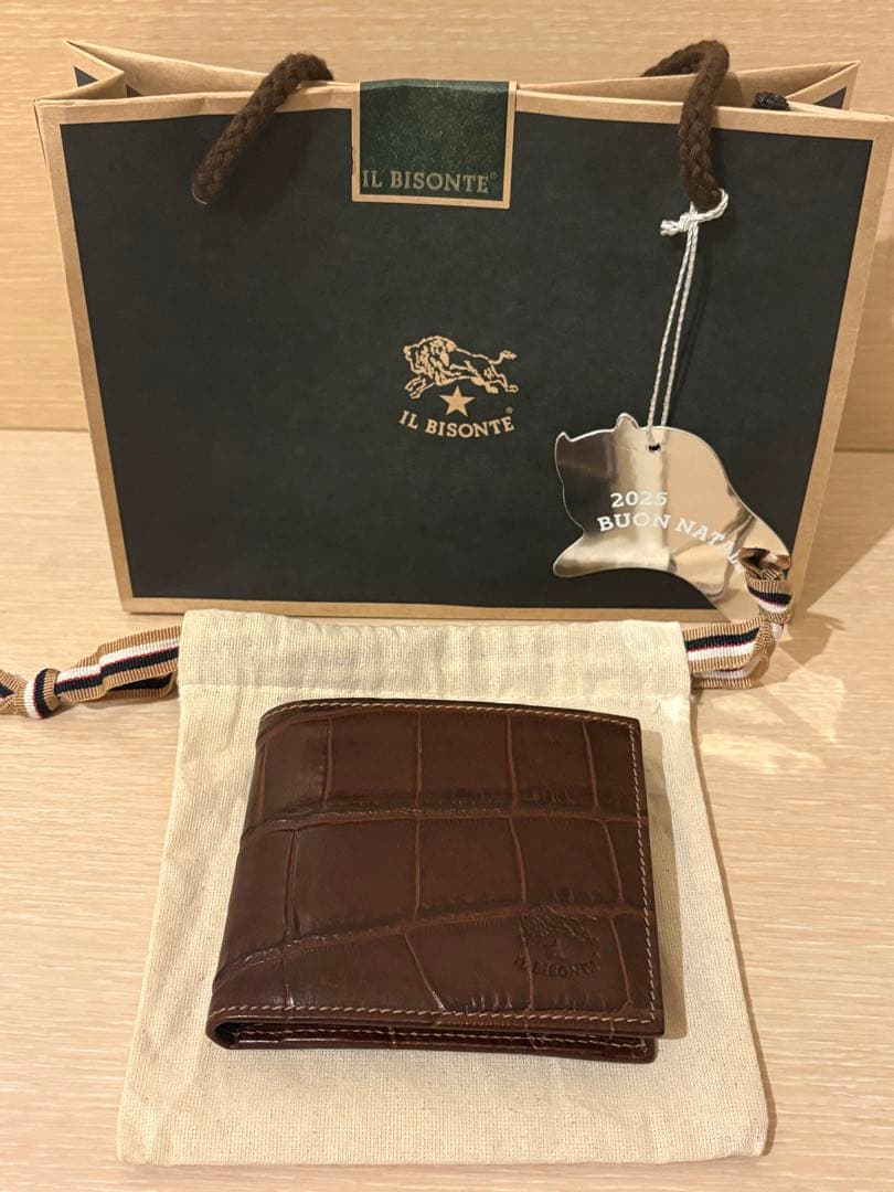 抹*茶様 新品未使用　希少　IL BISONTE クロコ　ブラウン 二つ折り財布