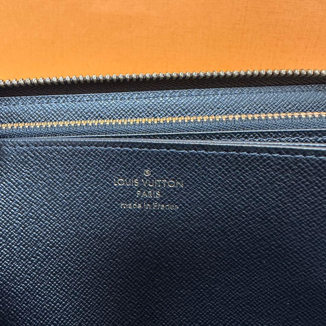 【使用わずか】ルイヴィトン ジッピー モノグラム リバース ジャイアントRFID