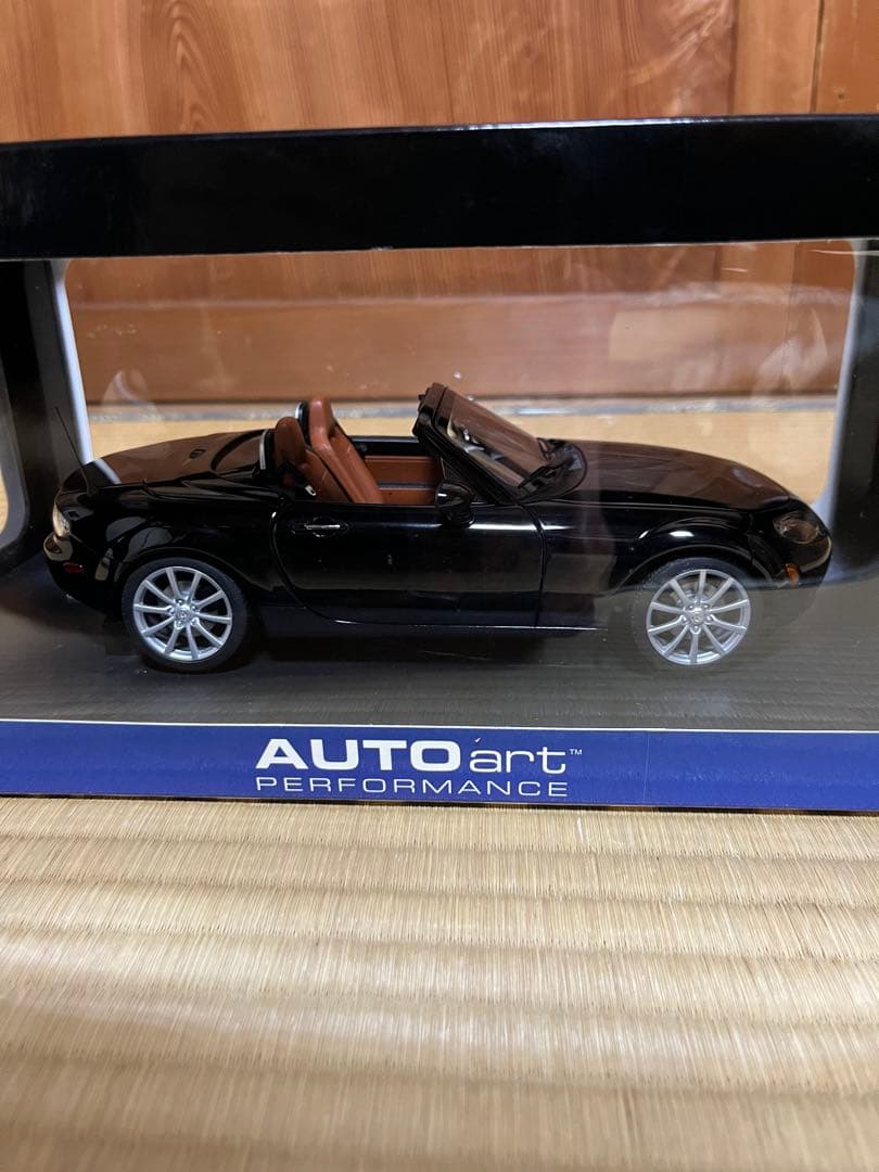 ミニカー AUTOart MAZDA MX-5 1/18