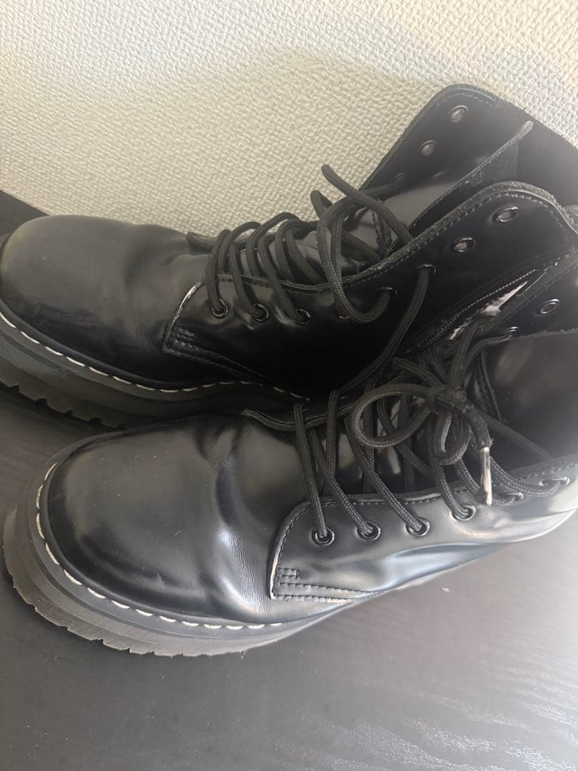 大幅値下げ可能Dr.Martens JADON ホワイトステッチ 8ホールブーツ