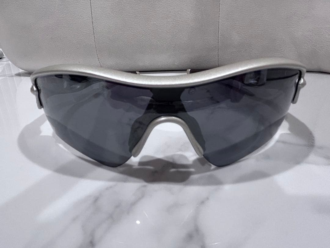 オークリー　サングラス　美品　ケース付