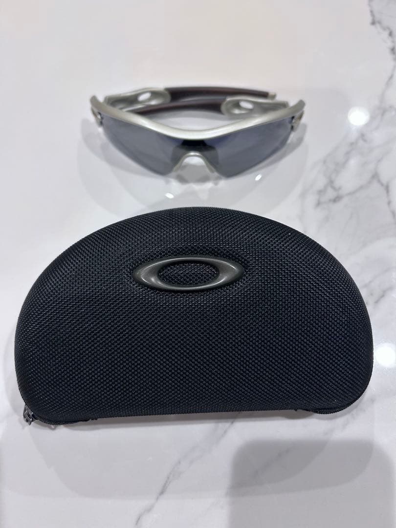 オークリー　サングラス　美品　ケース付