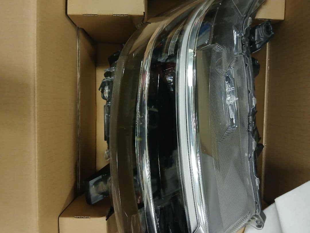 タントカスタム　la650　ヘッドライト