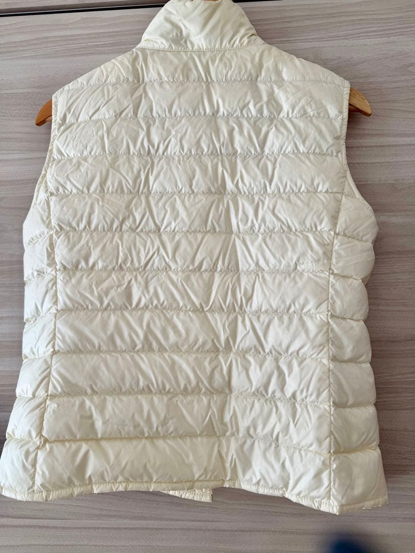 MONCLER アイボリー軽量ダウンベスト　サイズ2