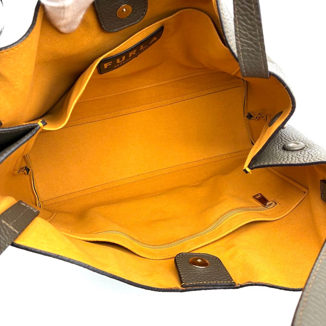 美品 フルラ プリムラ ホーボーバッグ L レザー 肩掛け A4可 カーキ