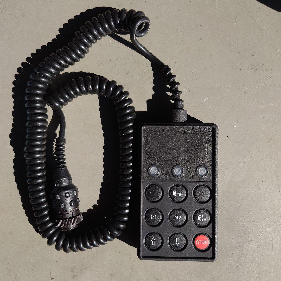 【未使用品】　ギガ プロフィア クオン エアサスコントローラー