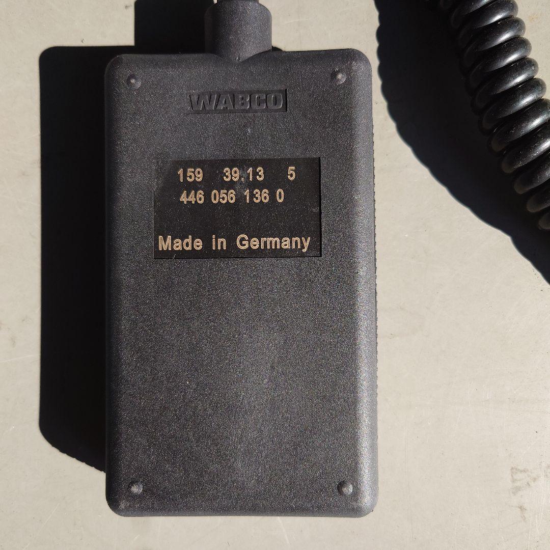 【未使用品】　ギガ プロフィア クオン エアサスコントローラー