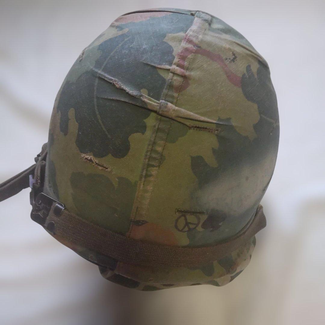 ベトナム戦争 M-1ヘルメットセット 中古品 装飾用胸像付き