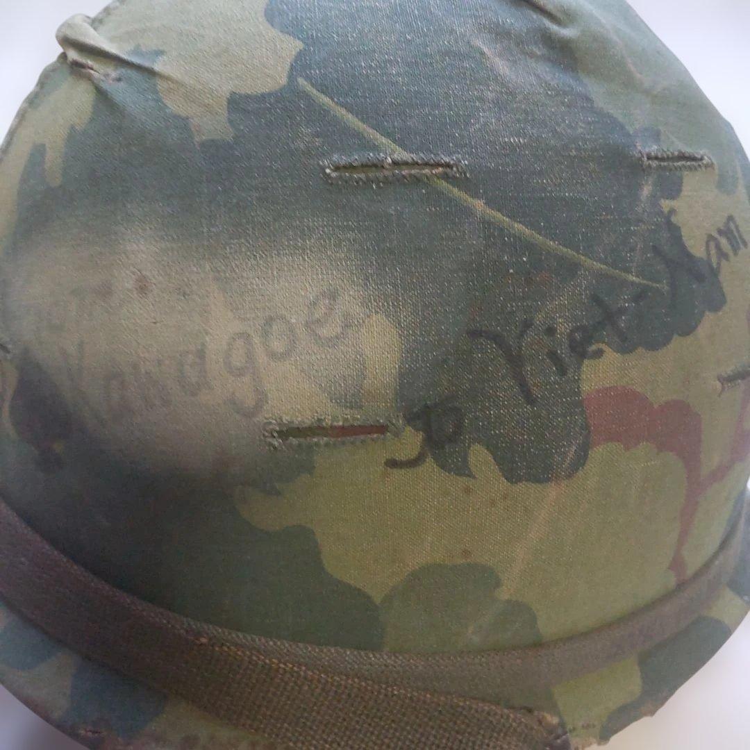 ベトナム戦争 M-1ヘルメットセット 中古品 装飾用胸像付き