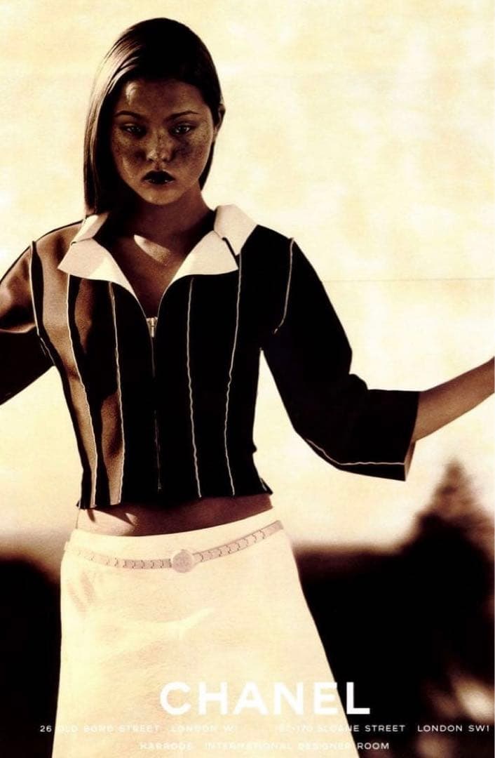 タグ付き　CHANEL ロゴジップアップトップス