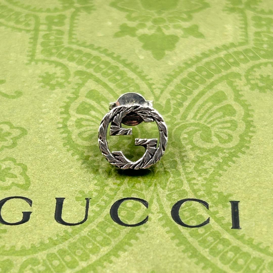 美品✨　グッチ　GUCCI ピアス　アラベスク　インターロッキング　G　燻　片耳