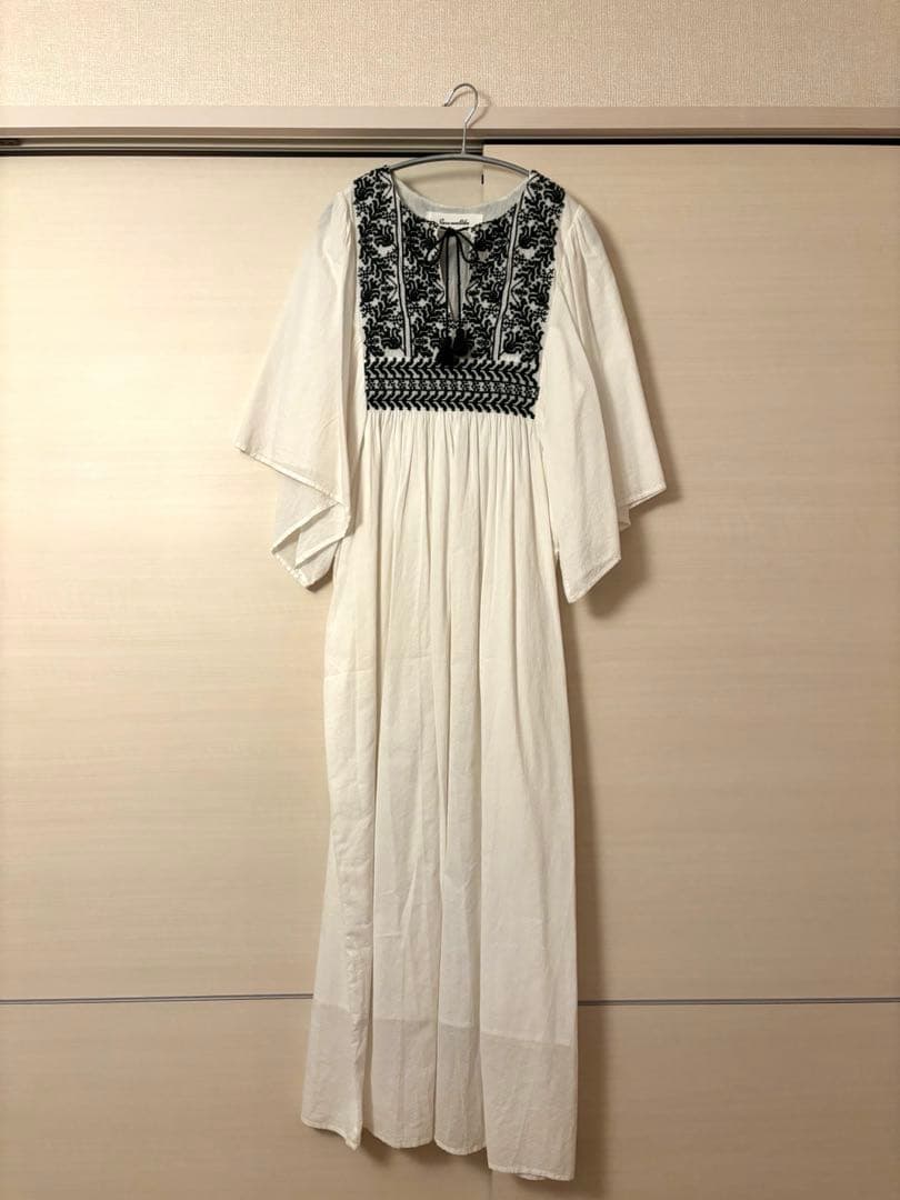 sara mallika 刺繍ワンピース