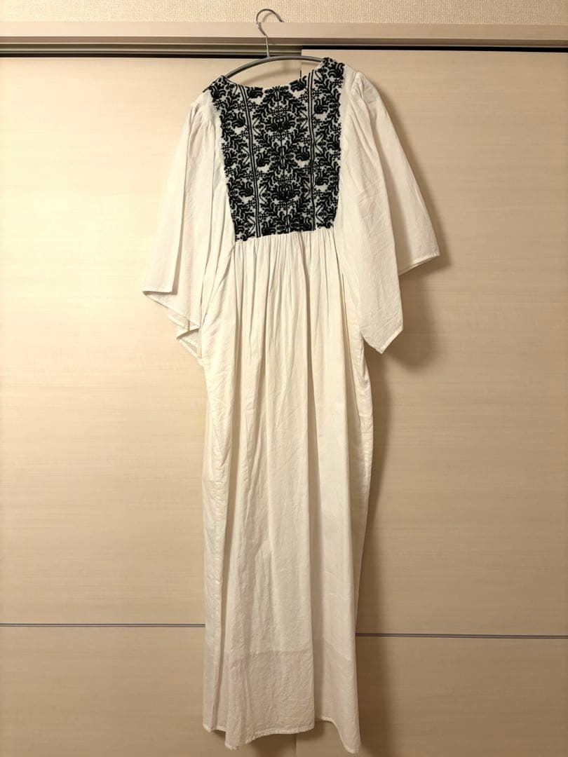 sara mallika 刺繍ワンピース