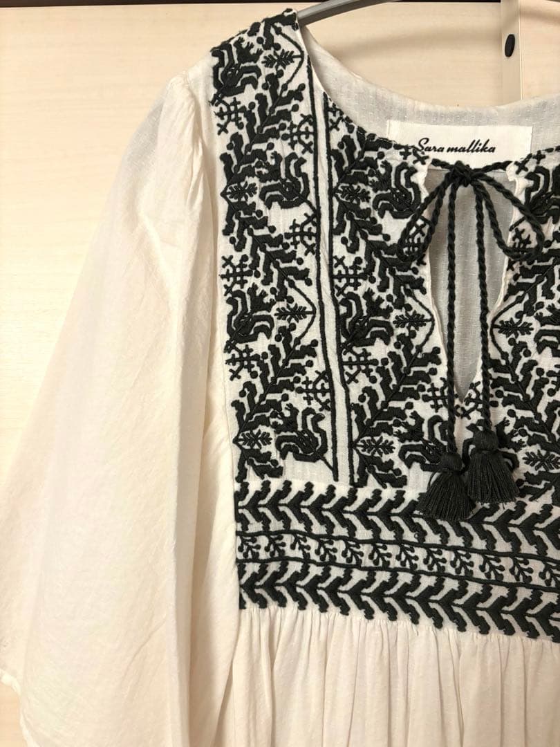 sara mallika 刺繍ワンピース