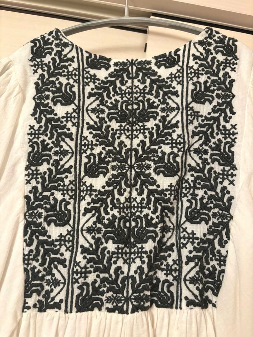 sara mallika 刺繍ワンピース