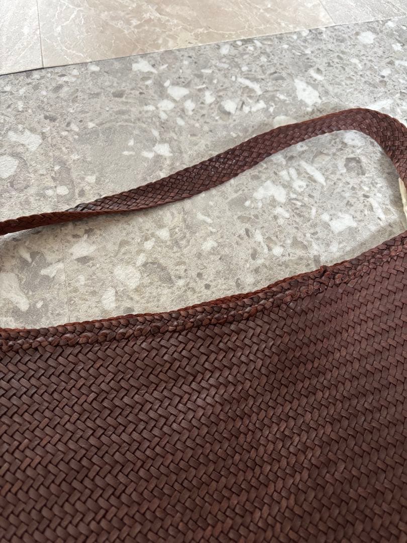 編み込みデザイン トートバッグ ブラウン