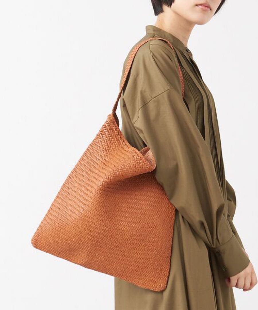 編み込みデザイン トートバッグ ブラウン