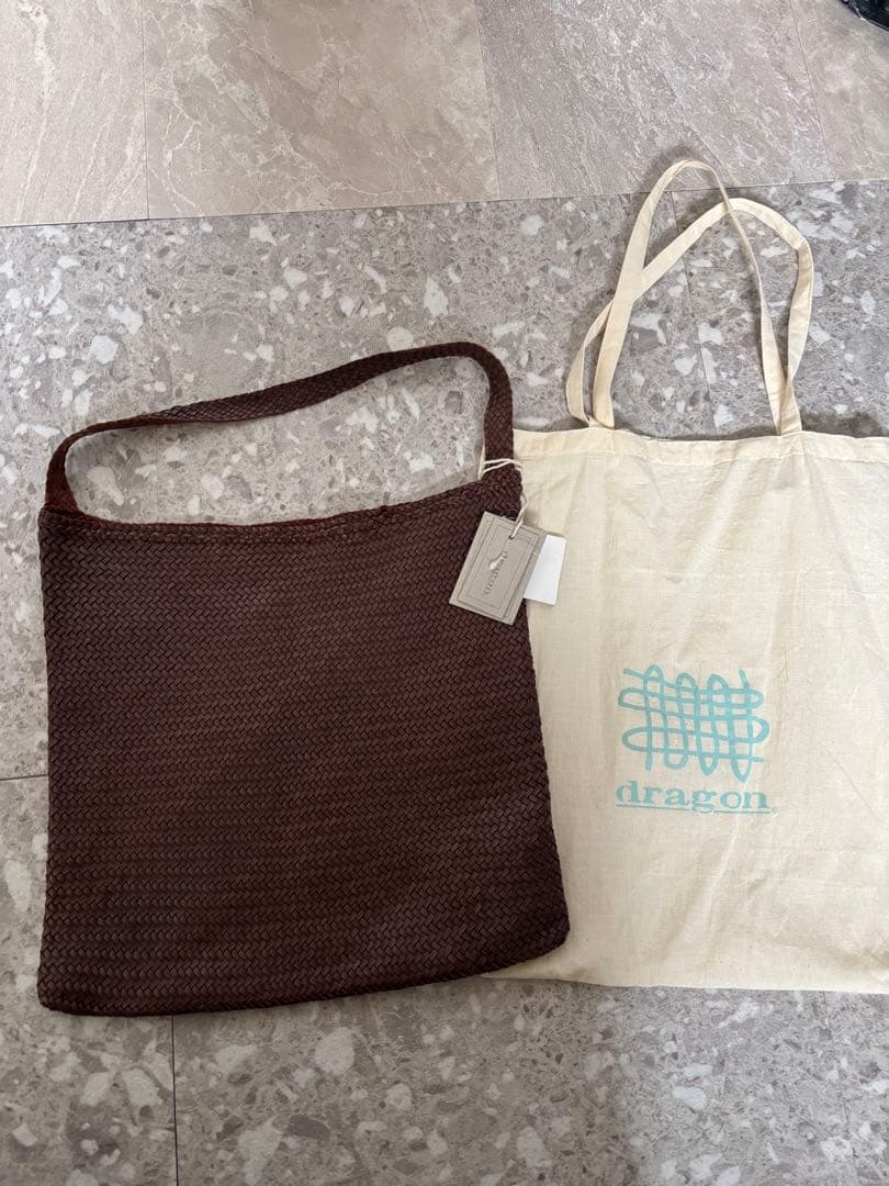 編み込みデザイン トートバッグ ブラウン