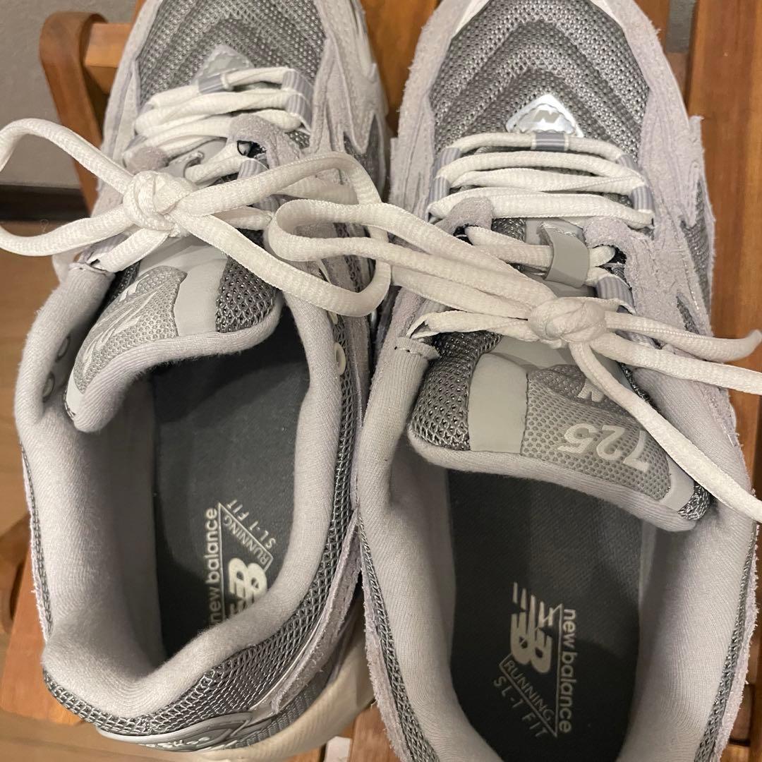 ニューバランス スニーカー 24.5 グレー　ML725