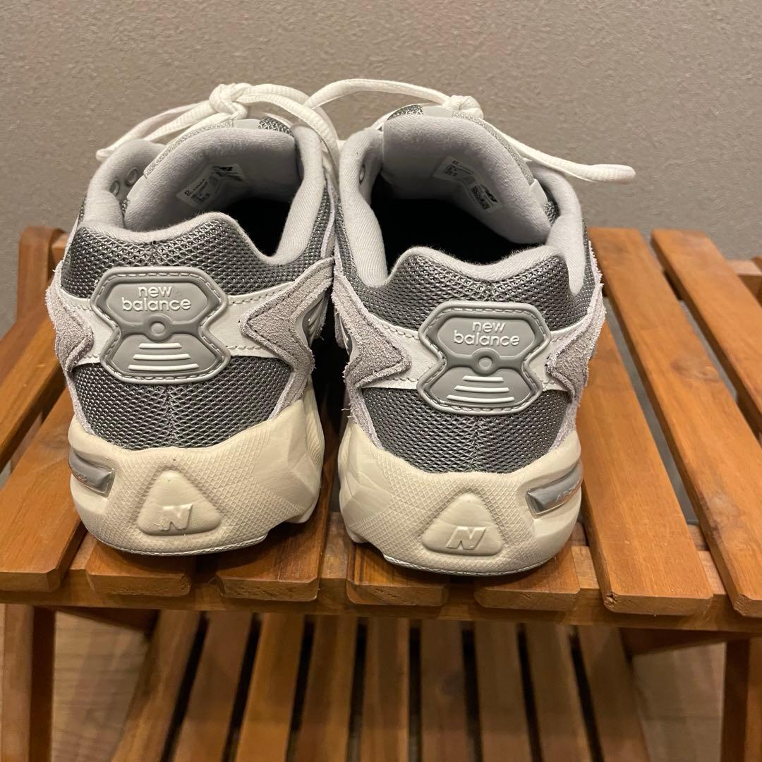 ニューバランス スニーカー 24.5 グレー　ML725