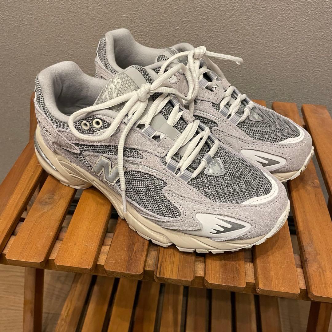 ニューバランス スニーカー 24.5 グレー　ML725