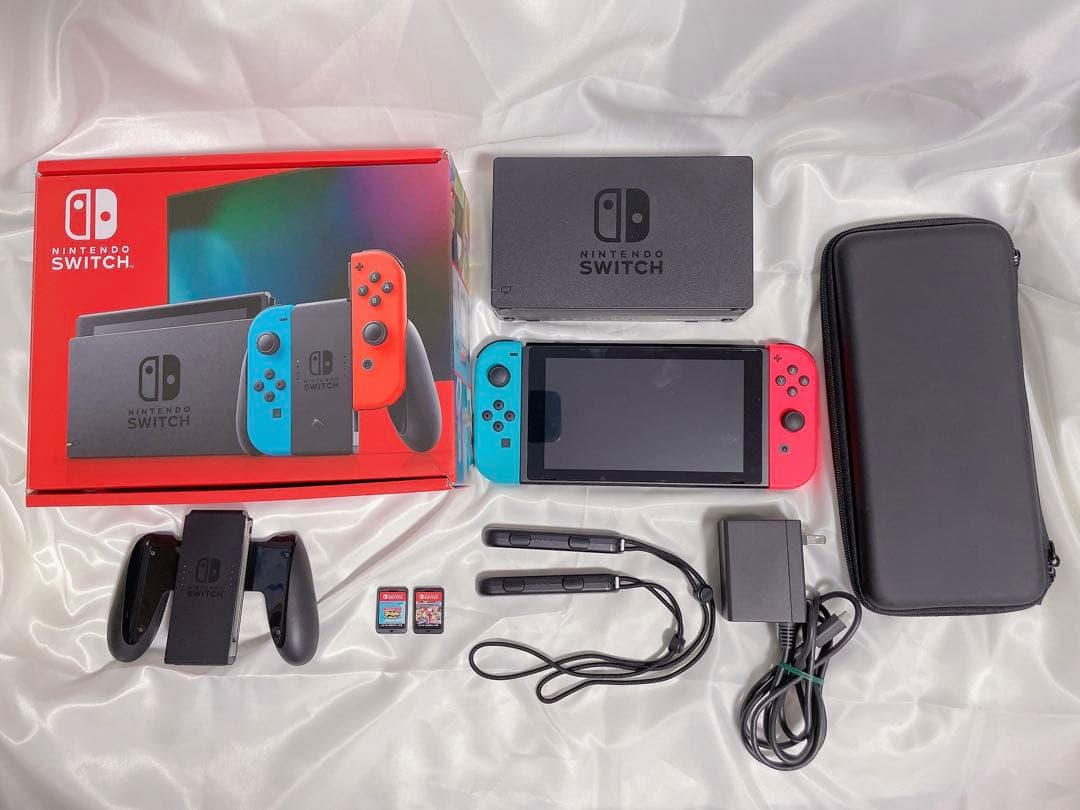 Nintendo Switch 本体＋周辺機器＋ソフト２本【動作確認済み】