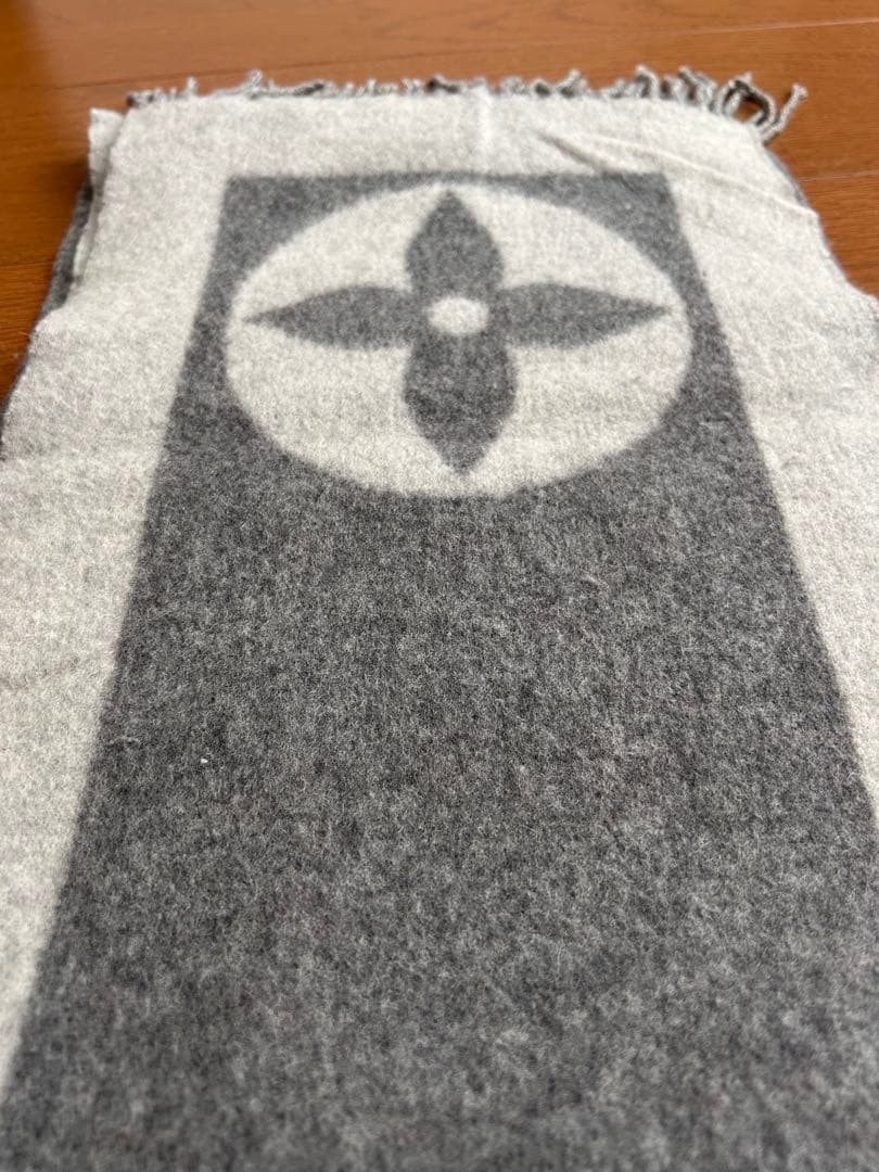 ルイヴィトン Louis Vuitton アンゴラ ウール ロゴ入りマフラー